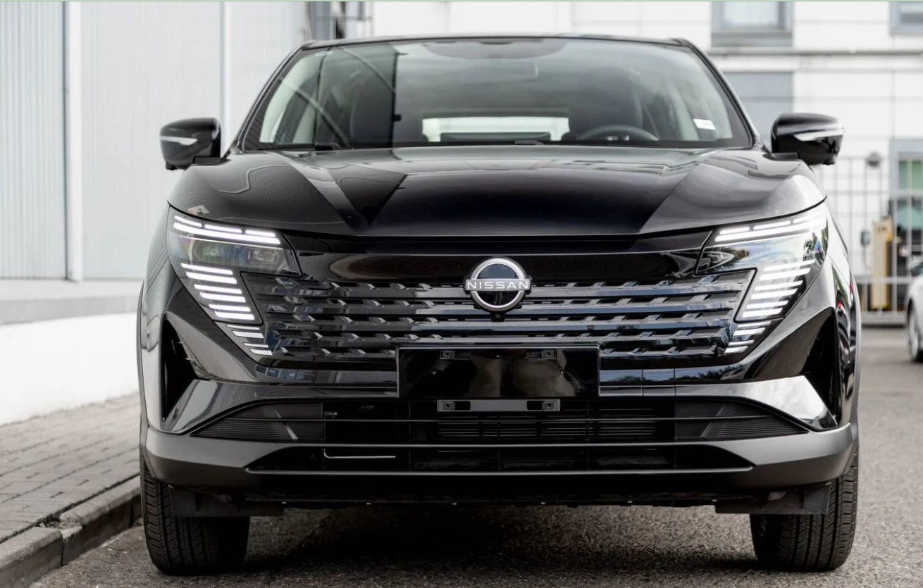 Nissan Qashqai спереди